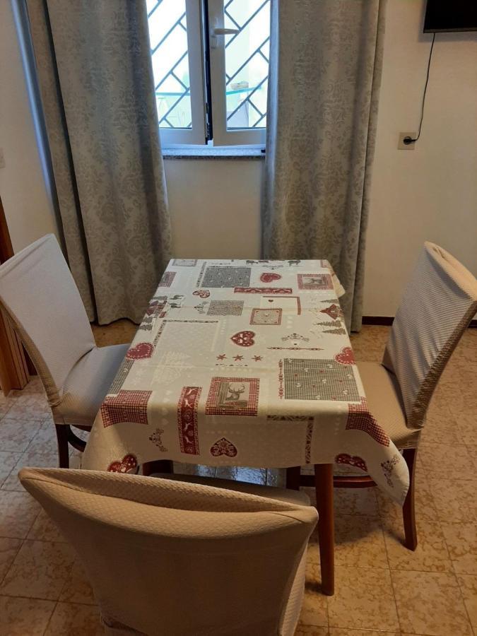 Apartmani Banina Ika Εξωτερικό φωτογραφία
