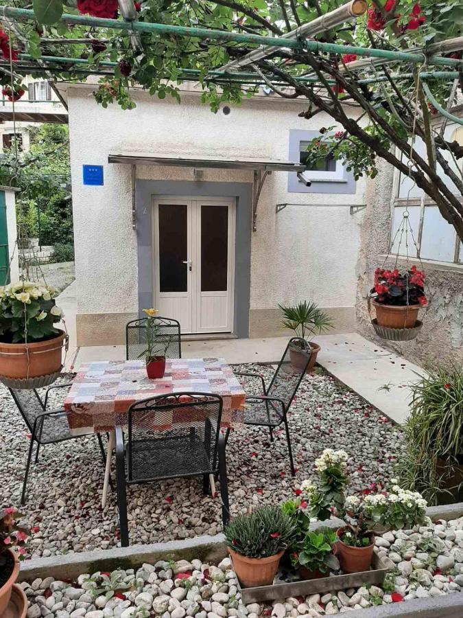 Apartmani Banina Ika Εξωτερικό φωτογραφία
