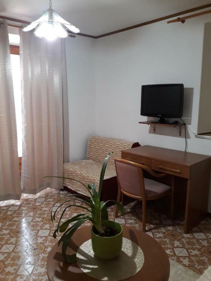 Apartmani Banina Ika Εξωτερικό φωτογραφία