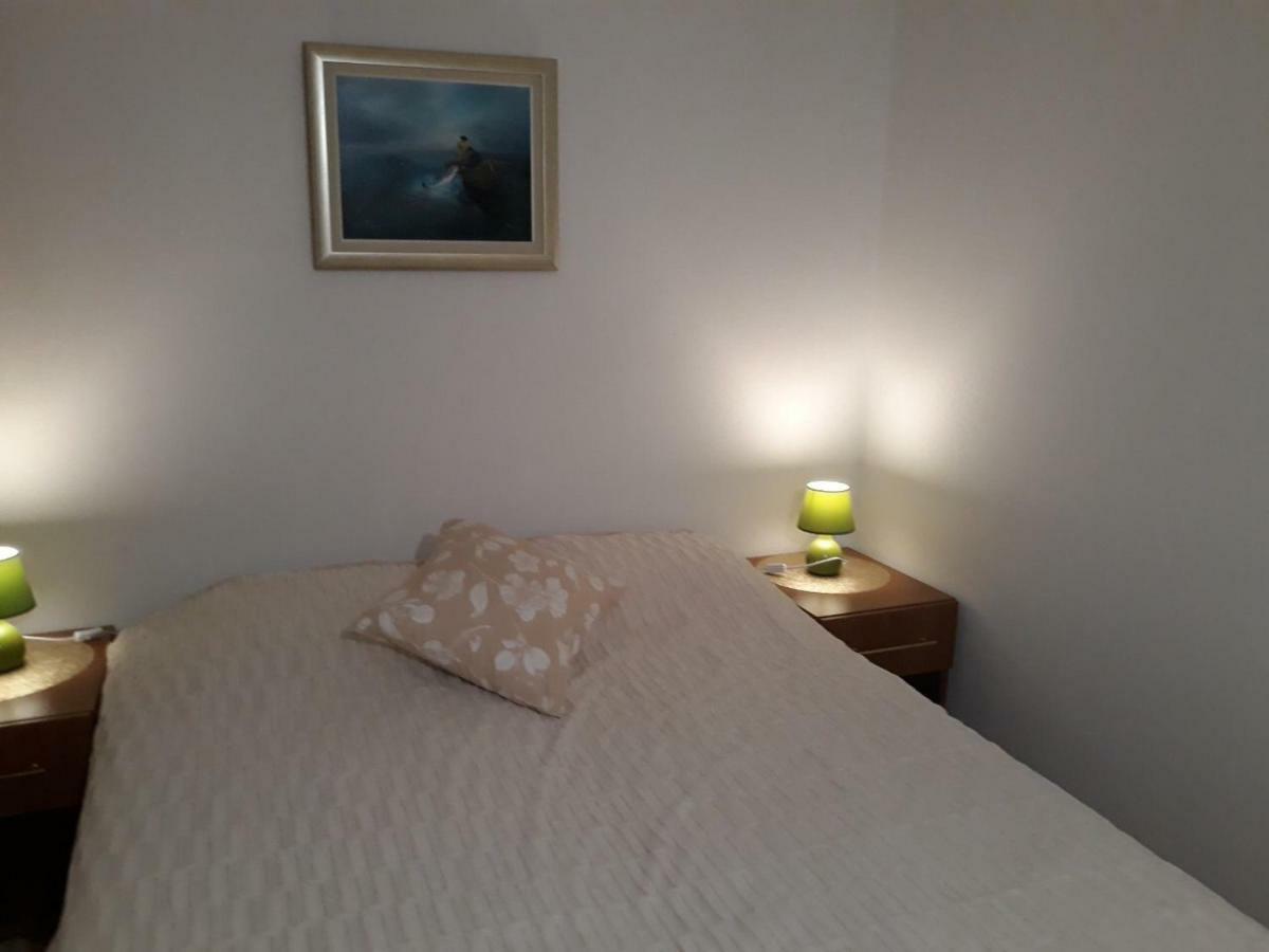 Apartmani Banina Ika Εξωτερικό φωτογραφία